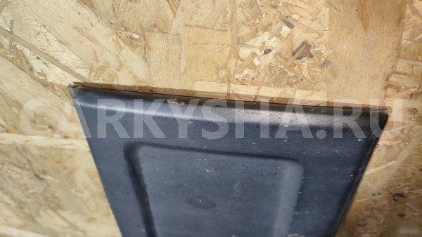 Накладка 5-ой двери Nissan Terrano WD21 TD27T Nissan Terrano 