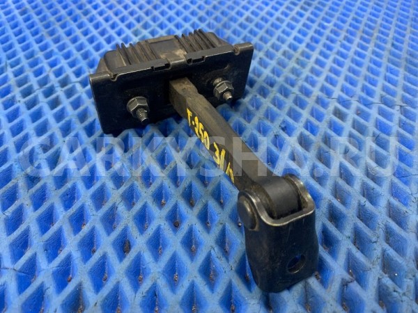 Ограничитель двери задний лев прав Avensis T250 Toyota Avensis оригинальный номер 6863005040