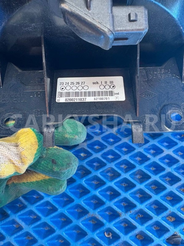 Стоп сигнал дополнительный Renault Logan I (2004—2009) Renault 20 оригинальный номер 8200211037