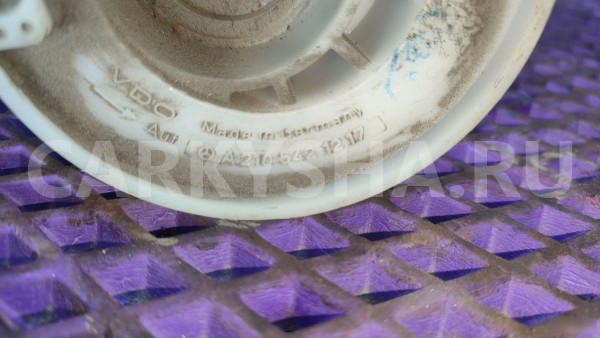 Датчик уровня топлива Mercedes-Benz W210 2.3 MT Mercedes-Benz E-klasse оригинальный номер 2105421217