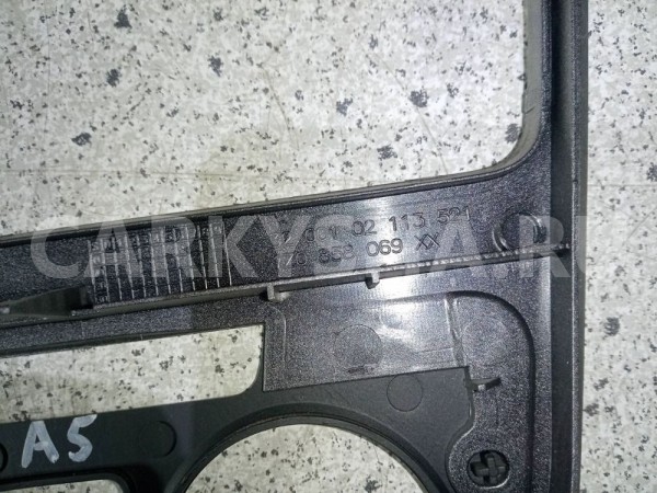 Рамка магнитолы Skoda Octavia II рестайлинг (2008—2013) Skoda Octavia оригинальный номер 1z0858069