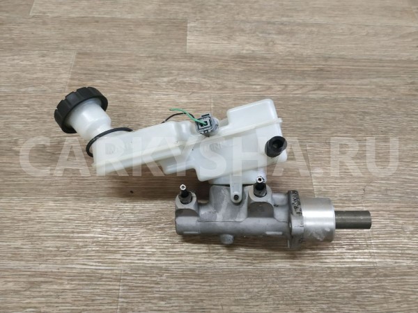 Цилиндр главный тормозной Nissan Note оригинальный номер 46010AX701