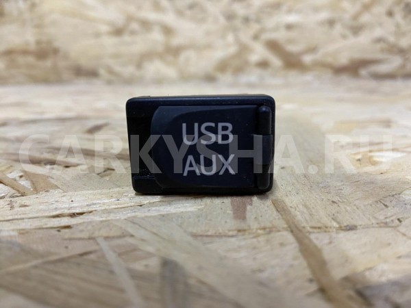 Разъем USB AUX Toyota Camry VII (XV50) оригинальный номер 86190-33040