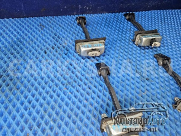 Ограничитель двери Ford Focus 2 3M51R23500 Ford Focus оригинальный номер 3m51R23500