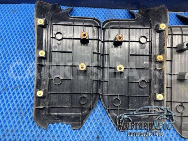 Внутренняя накладка задняя на порог Pajero 4 Mitsubishi i 